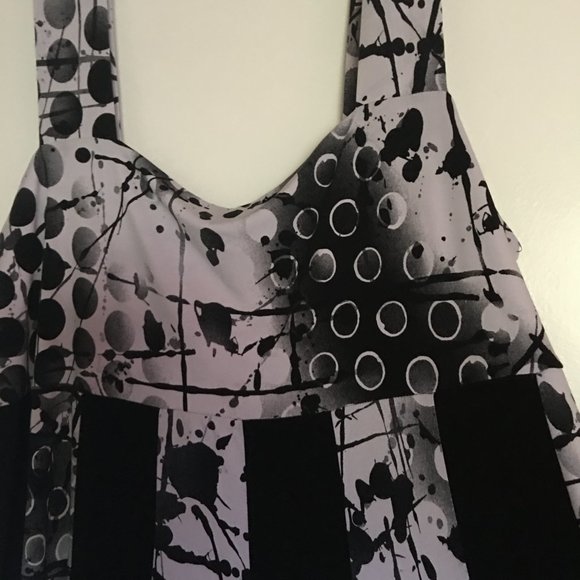 Ladies Gray Black Dress. Sleeveless size 24 - Picture 3 of 5